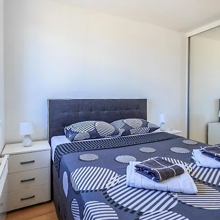 Stunning In With Wifi Apartment