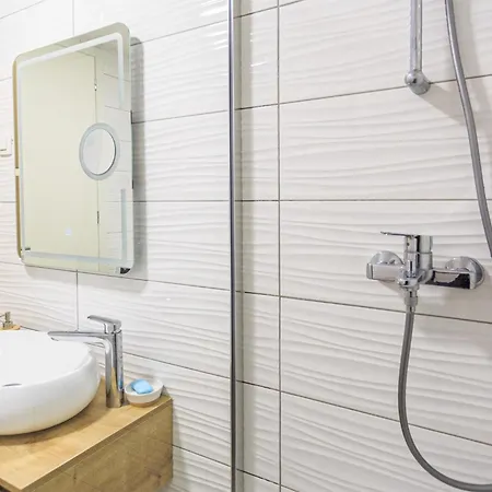 Stunning In With Wifi Apartment
