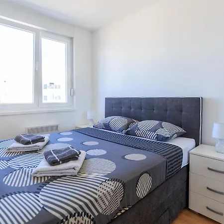 Stunning In With Wifi Apartment